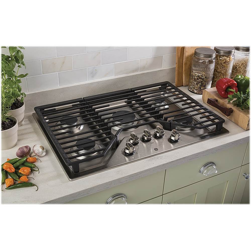GE 30-Inch Gas Cooktop in Stainless Steel